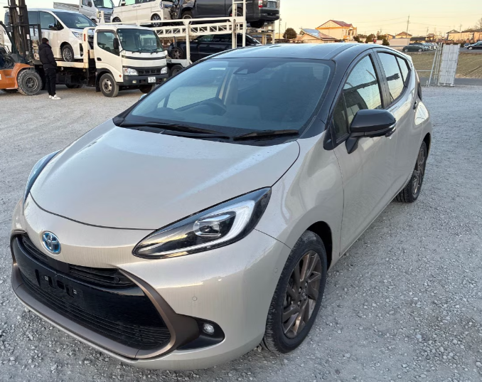 Toyota Aqua Z Raffine